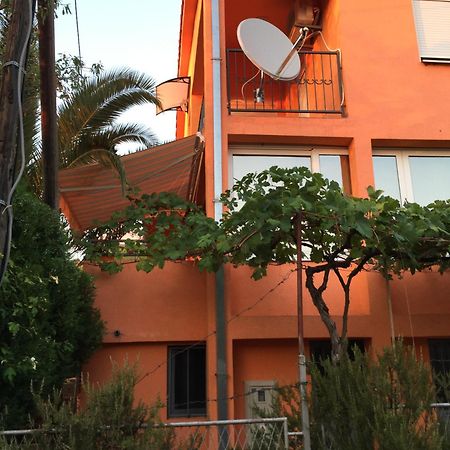 Holiday Home Orange ウトイェハ エクステリア 写真