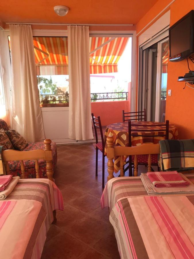 Holiday Home Orange ウトイェハ エクステリア 写真