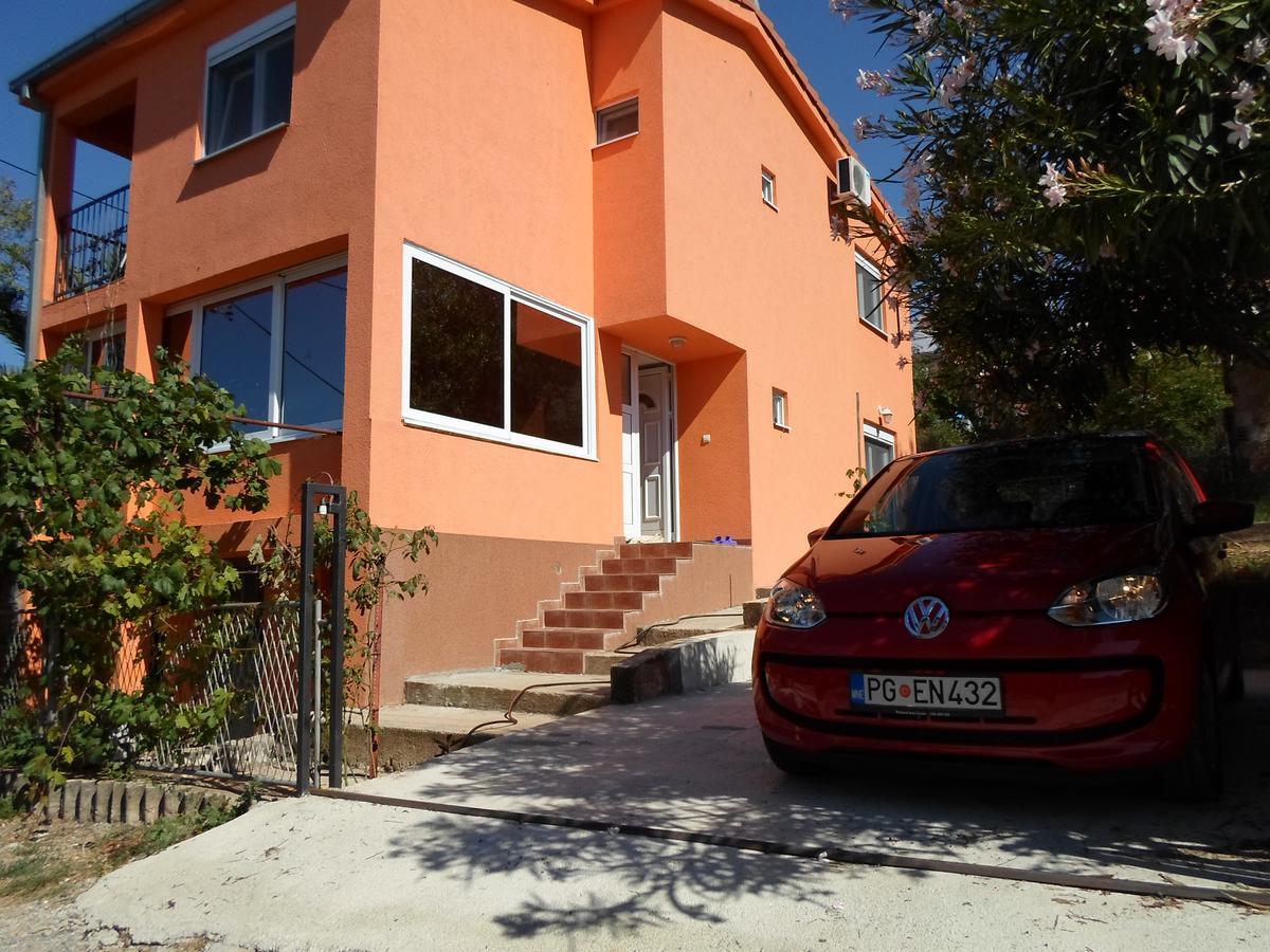 Holiday Home Orange ウトイェハ エクステリア 写真