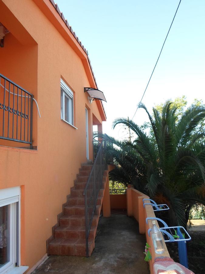 Holiday Home Orange ウトイェハ エクステリア 写真