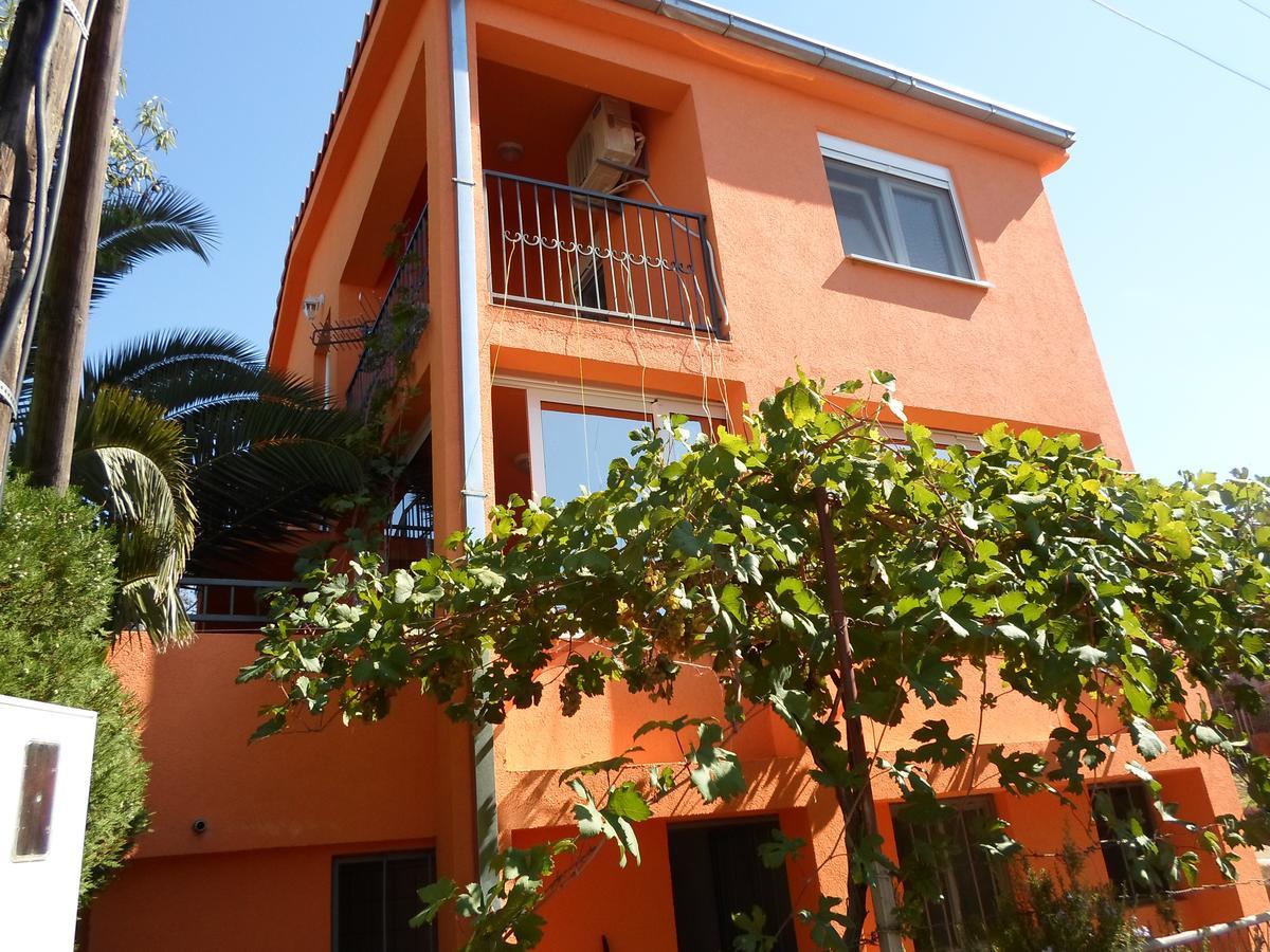 Holiday Home Orange ウトイェハ エクステリア 写真