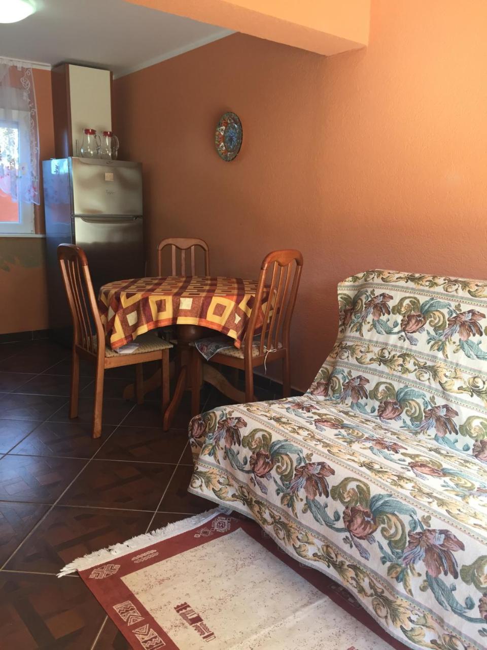 Holiday Home Orange ウトイェハ エクステリア 写真